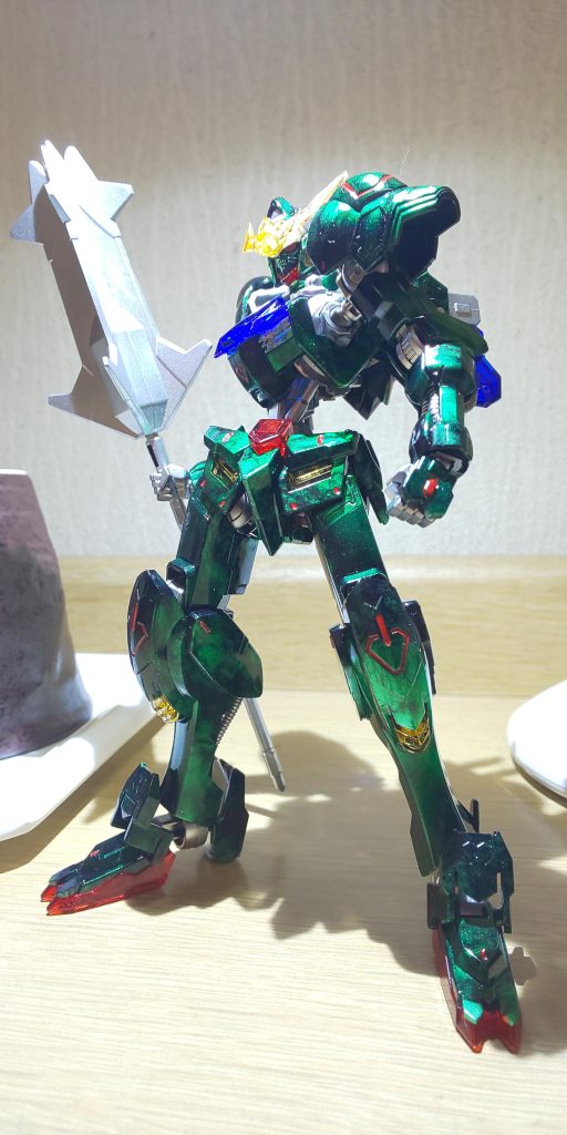 バルバドス＝ﾀﾞｰｸﾋｰﾛｰ→仮面ライダー、デビルマン→緑？的な発想です。