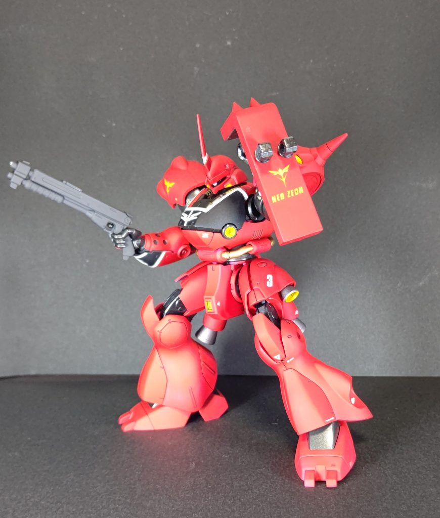 うち尽くしたあとで、離脱失敗した場合も継続戦闘出来るようにショットガンとバズーカマウント兼用のスパイクシールドも装備している