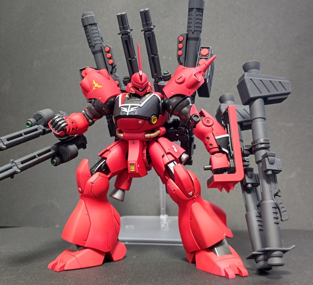 設定的には、とある名もなきエースパイロットが、一年戦争から改修しつつ乗り続けて袖着きに合流した近代化改修しつつも足りない火力を武装を盛ることで補いつつ、追加ブースターにより増えた重量をカバーできる推力を持たせたただ、ジェネレーターの出力が足りないため、武装は実弾及びカートリッジ式のビーム兵器そのためフルバーストしての一撃離脱戦法をメインとする