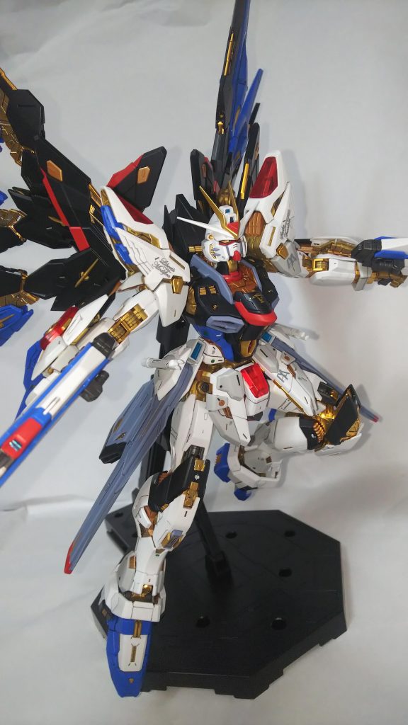 これだけ時間を掛けても次は何作ろうかなあ・・と思うからガンプラて面白いですよね、ありがとうございました。