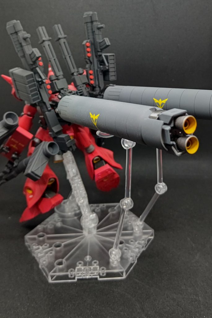 と、設定色々考えてましたが、じつはネオ・ジオンのマーク間違ってました袖付のネオ・ジオンマークってシャアの反乱の時より装飾華美なんだよね地味に最近まで知らなかったよ