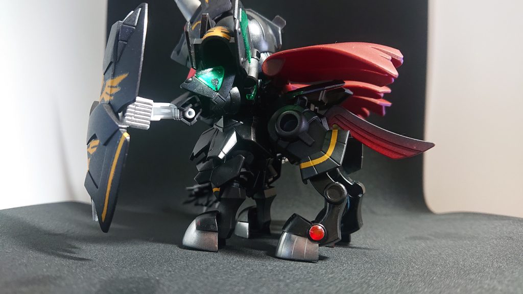 シナンジュのデカールが余ってたんで少し装飾。……そういや作りかけのシナンジュ本体どこ行ったんだ…。ケンタウロスの下半身は他のSD戦士でも楽しめそう!