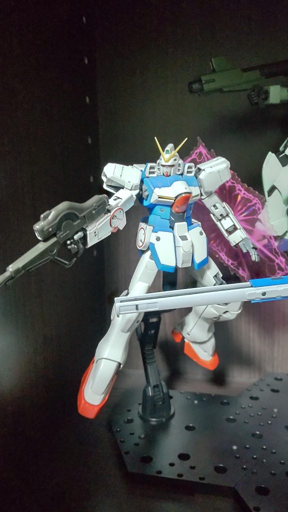 MG VガンダムVer.KaV2アサルトバスターを組み立て後、同じく寝かせてたVも着手。こちらは素組+スミ入れのみ。それでも満足。MGでVを組み立てられるのが、旧キット時代を思い出すとなんか嬉しかったです。