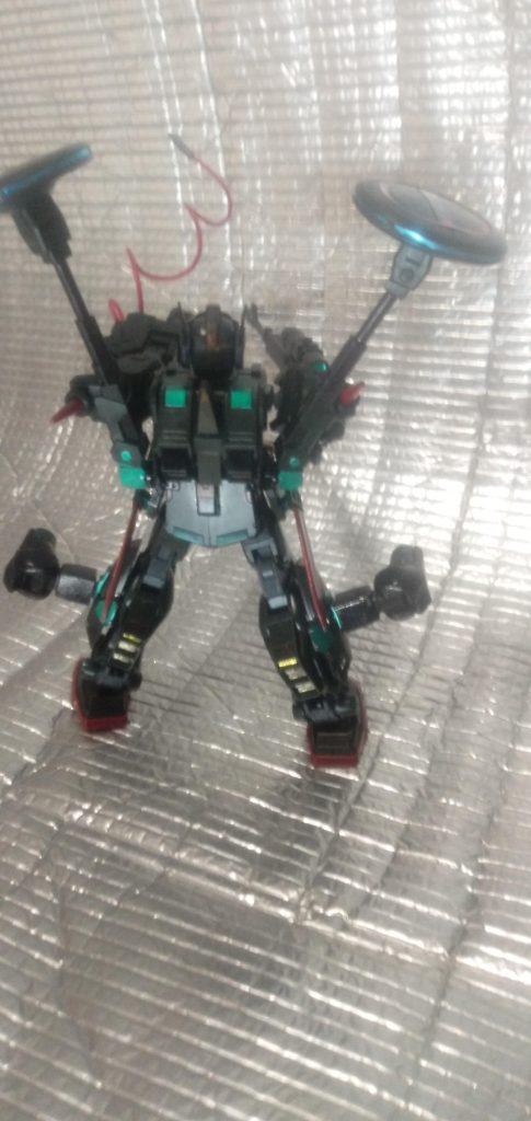 黒基調の配色。