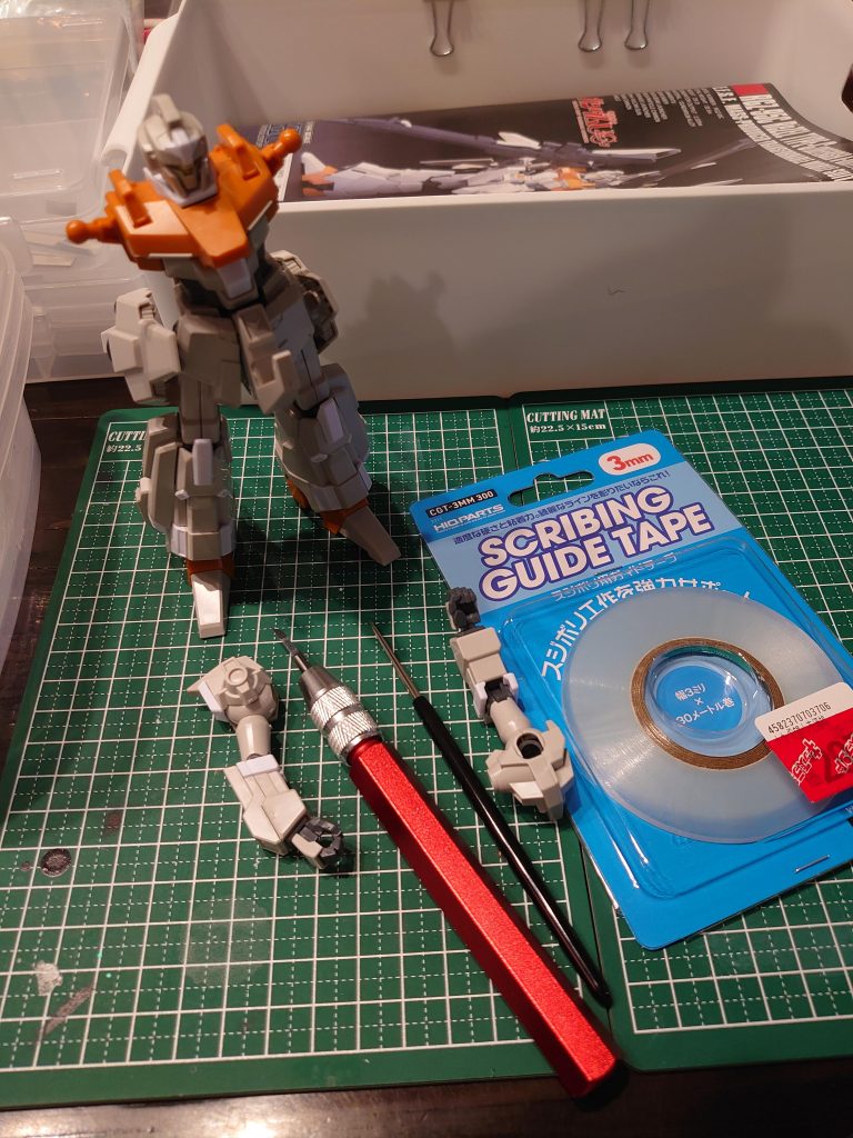 スジボリに初チャレンジしました。モールドの掘り直しからスタート。