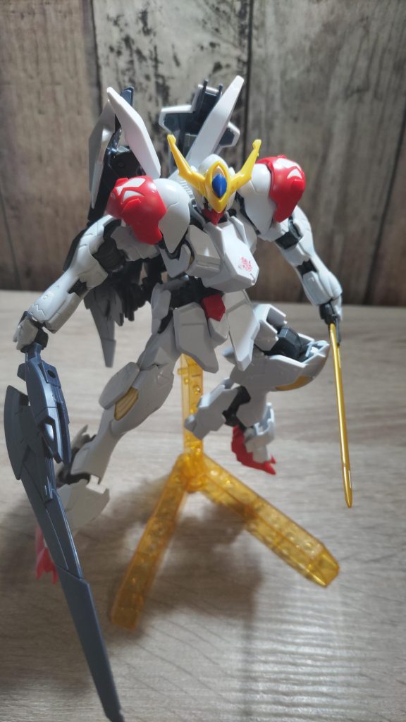 ブレードは装甲を一撃で破壊することができる。