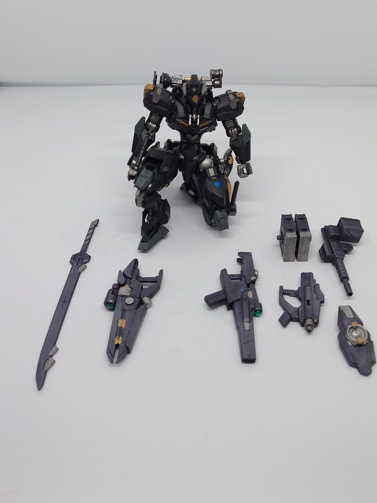 リビッドテール企業旅団の一つで主に地球の環境を復元また人間が地球に住めるように日々研究調査を行っている企業メインは調査探索と環境の復元としており食用の野菜や食料開発にも尽力している元々はMSを製造していた企業だったが荒廃した世界をみて方針を大きく変え新たに立ち上げたのがこの「リビッドテール」である自分たちを守る為にMSを所持しており団長は不殺を心がけているラウルリビッドテールのメカニックで団長の息子装置の開発をメインに請け負っており彼の設計は完璧で様々な装置を生み出してきたMS関係の武装やシステムプログラムの構成もこなせる一つのことにのめり込みやすく終わるまで一睡もしないで作業をすることも多々ありクルー全員が心配しているかつてアスティカシア高等学園に入学していたが地球圏のデモが激しくなり友人2人を連れて地球に戻り今にいたる…