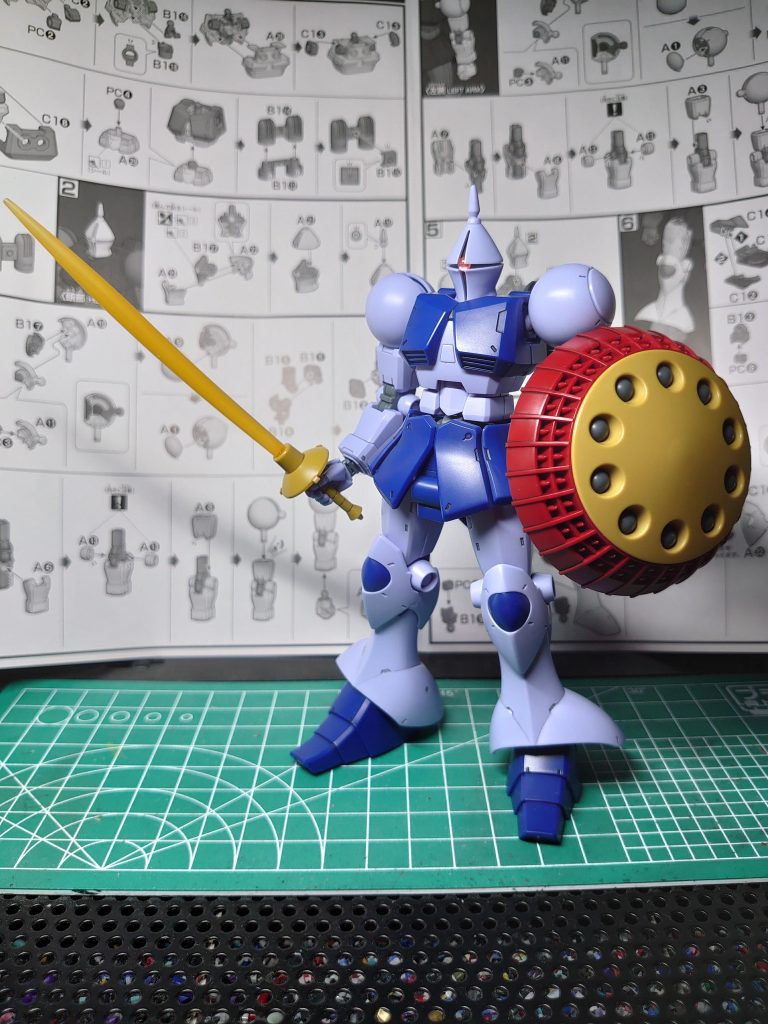 素組み状態♪モノアイをHアイズに変更