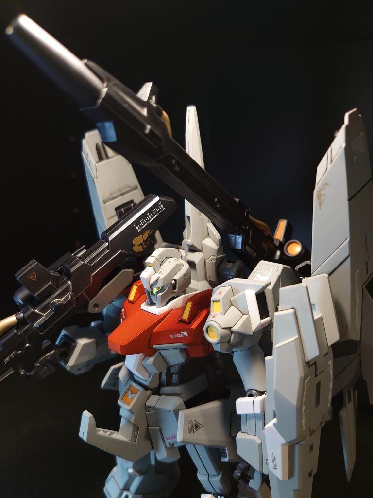 オレンジ部分とメガ・ビーム・ランチャーはマットキャンディ塗装にしました。