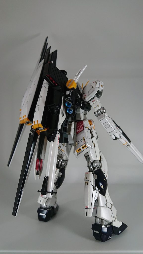 RG νガンダム–3枚目/制作者：ジョウ