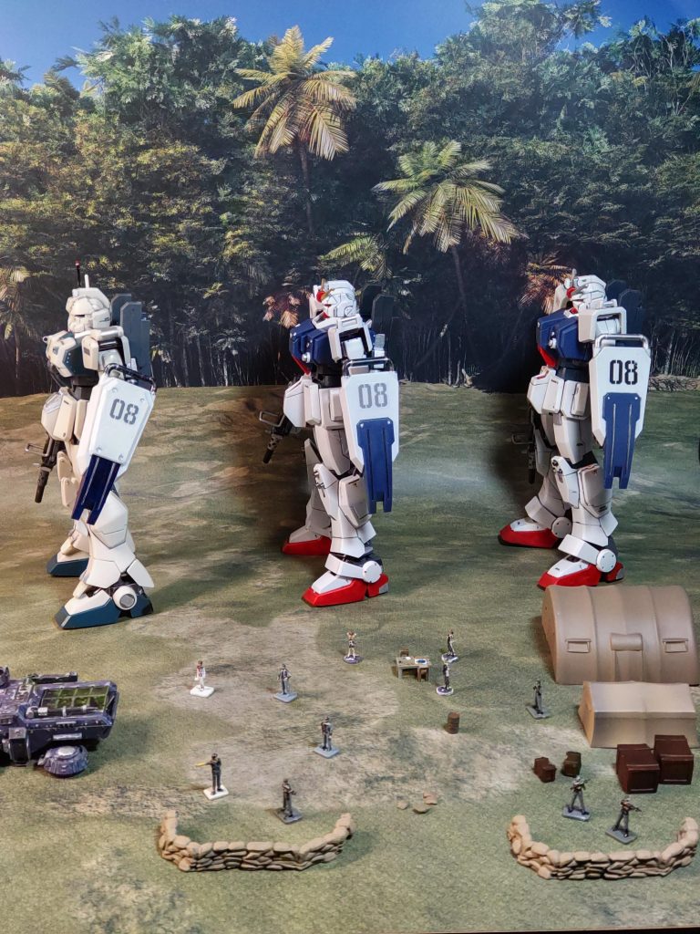 中継ポイントにて小休止しれっとアムロがいるのは、ご愛嬌