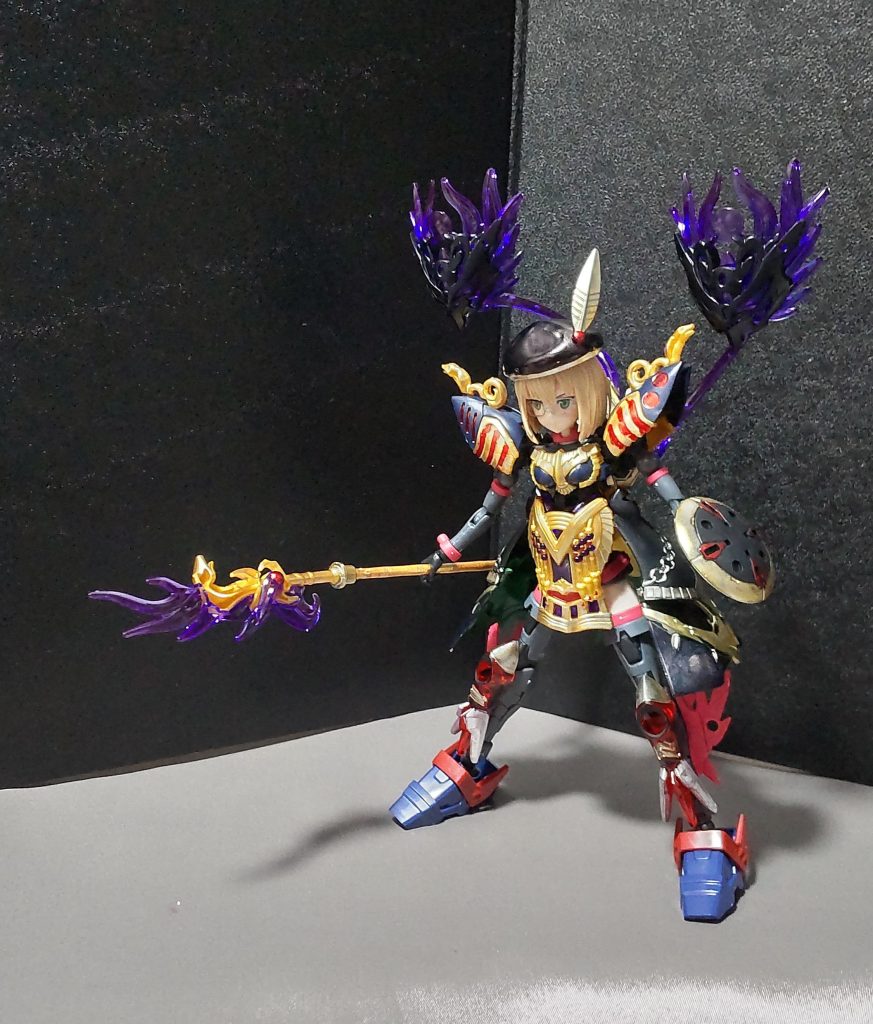 リアアーマーのファンネルコンテナは展開するので、画像のように飛び道具（魔法？）を付けることができます。ミサイルとかでもいいでしょうね。