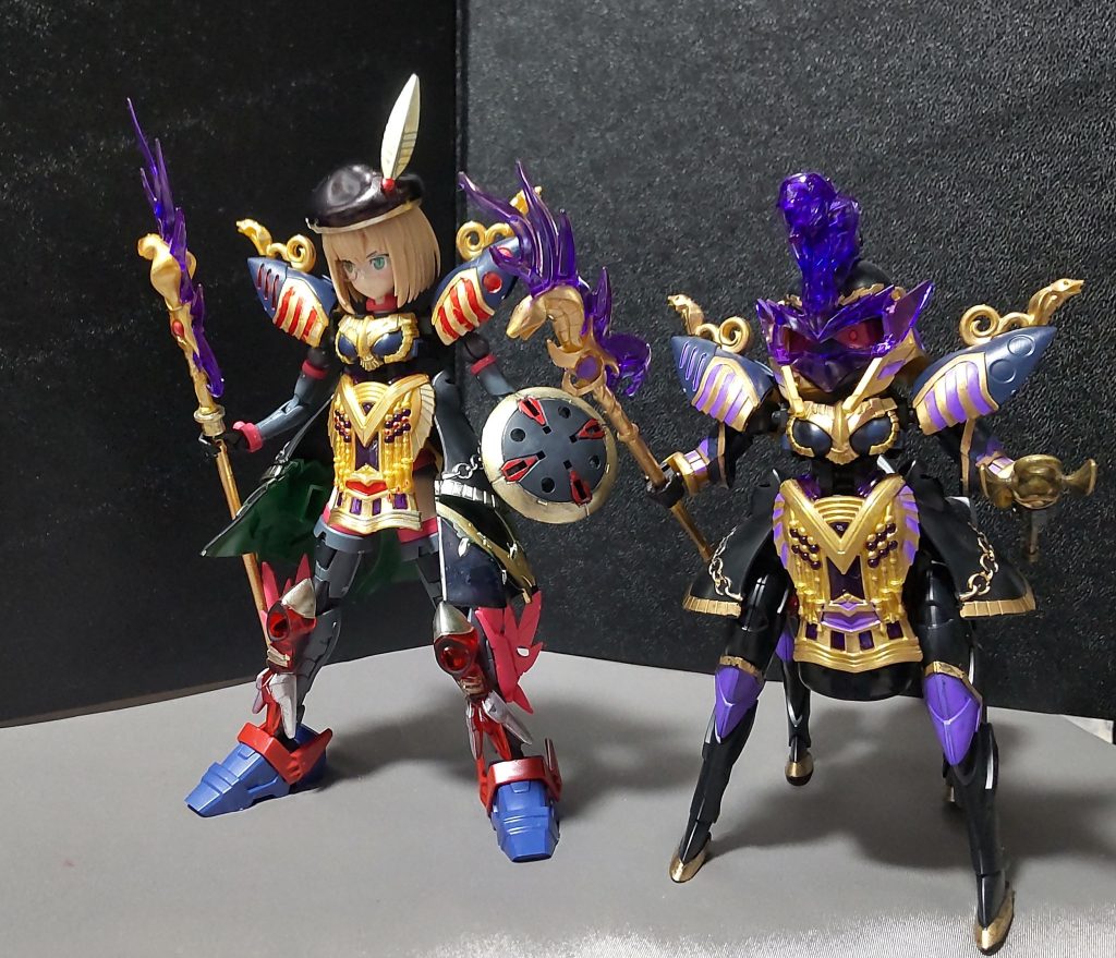 今回の提供先のクレオパトラキュベレイさんと並べてみる。※本当は頭の飾りやマスクを何とかしたかったのですが、中々良いのが思いつきませんでした。