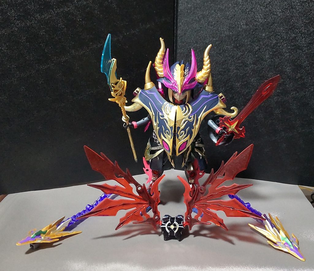 ふむ…せっかくだ、冥土の土産に私の真の姿を見せてやろう！！さあ、異世界より来たれし炎の剣よ、この私と融合せよ…！ ぬおおおーっ、かぁっーー！！