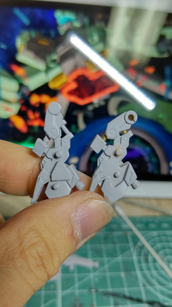 膝改修時の写真切除したフレーム部分をは真鍮線で代用。