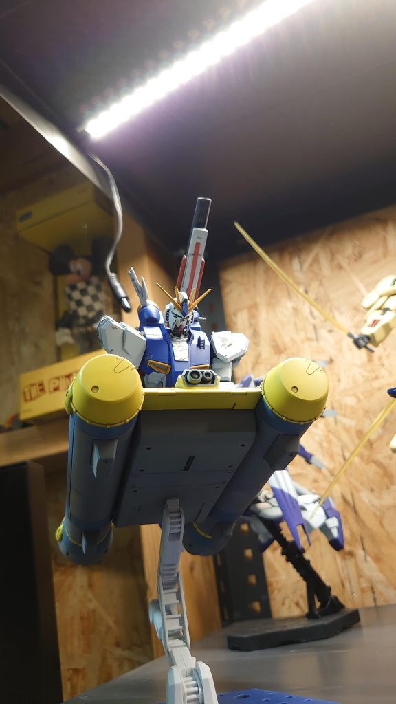 ニューガンダム–5枚目/制作者：ジョンジー