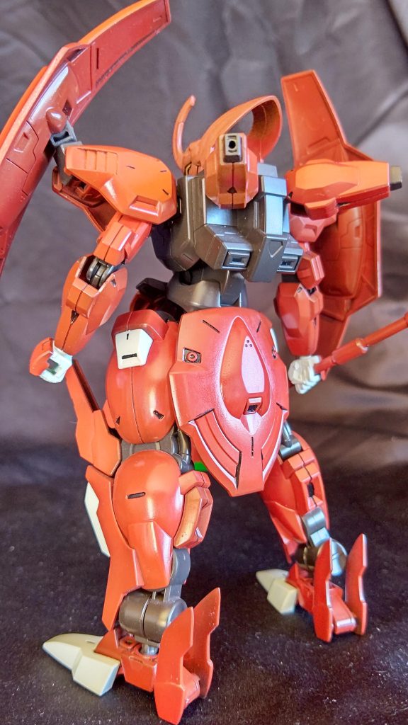 リアアーマーはきちんと黒を配色するとメリハリがより活きてよりカッコよくなるから全塗装しなくても部分塗装くらいはオススメしたいところ。