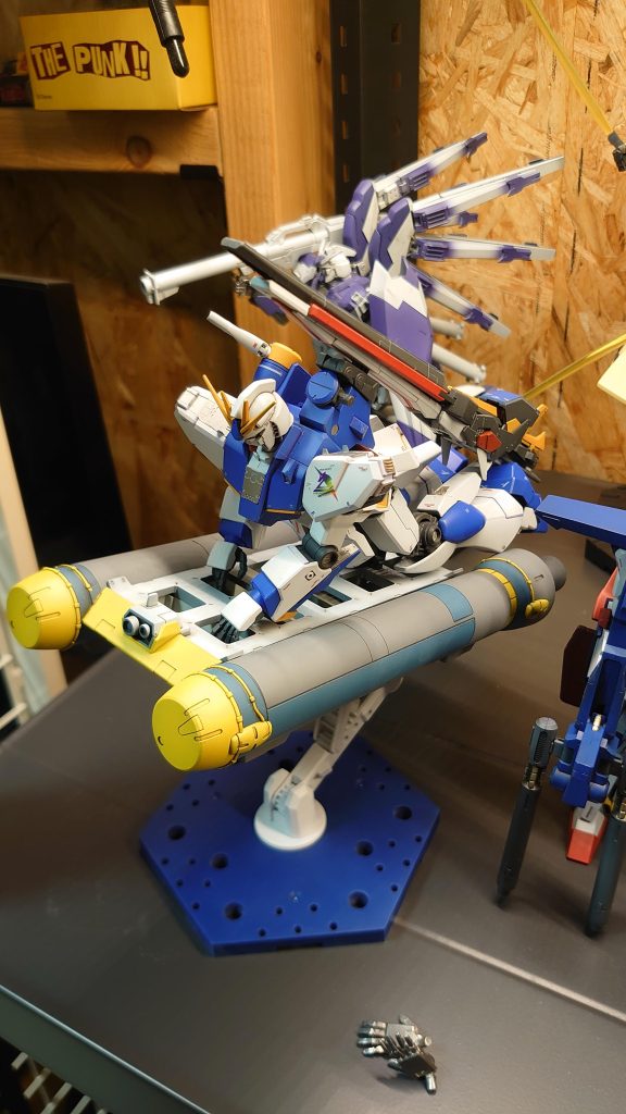 ニューガンダム–2枚目/制作者：ジョンジー