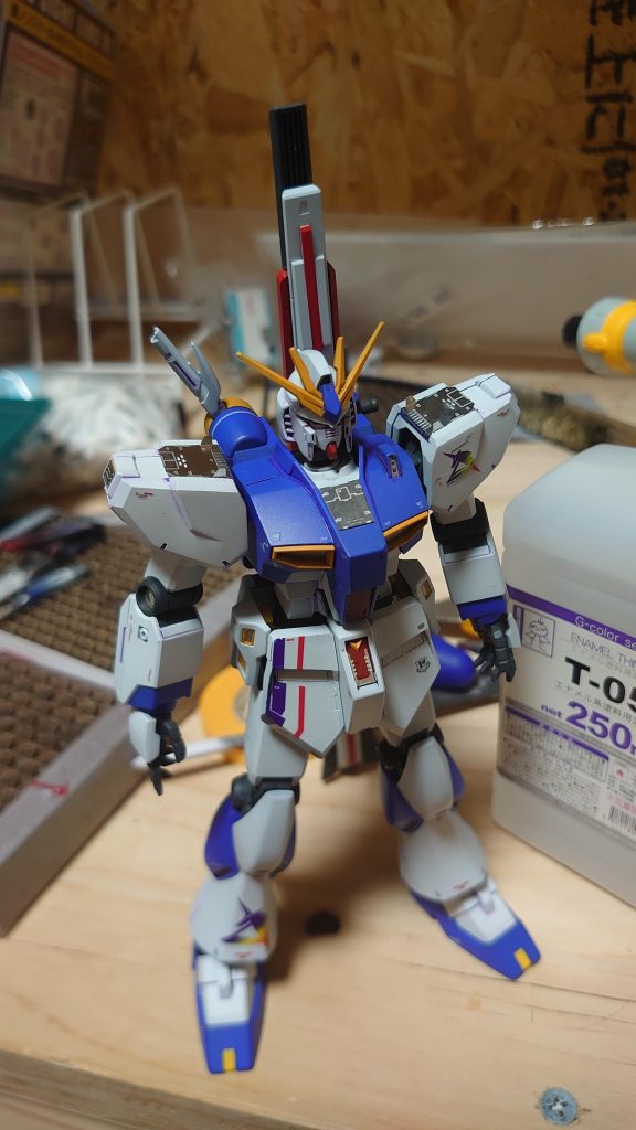 ニューガンダム–4枚目/制作者：ジョンジー