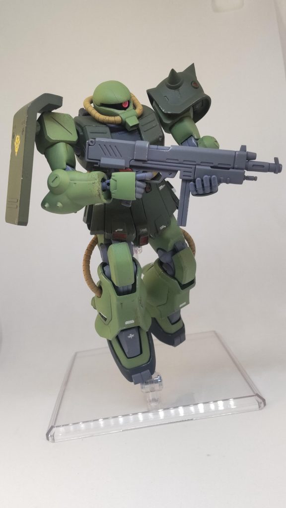 僅かですがモノアイを動かすこともできます。