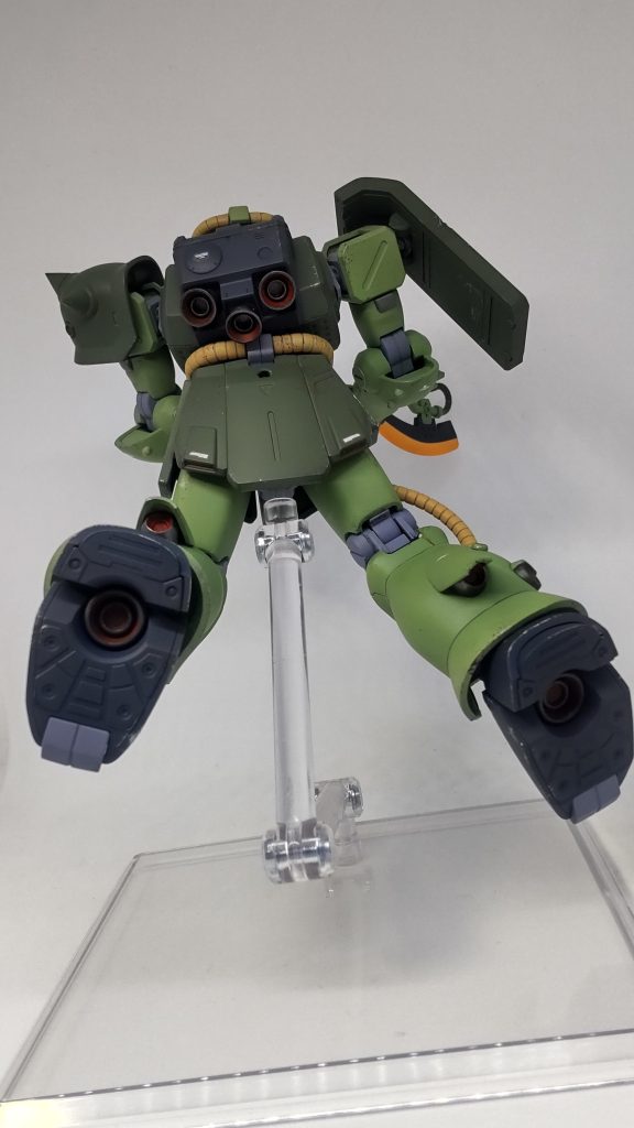 バーニアが多い機体なので背面が映えますね…!