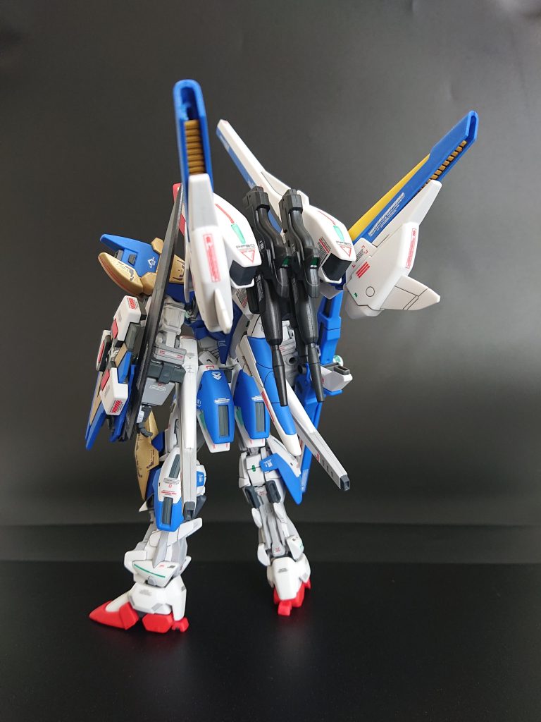 ビームライフル2本キットのまま無改造でマウントできたので採用しました。