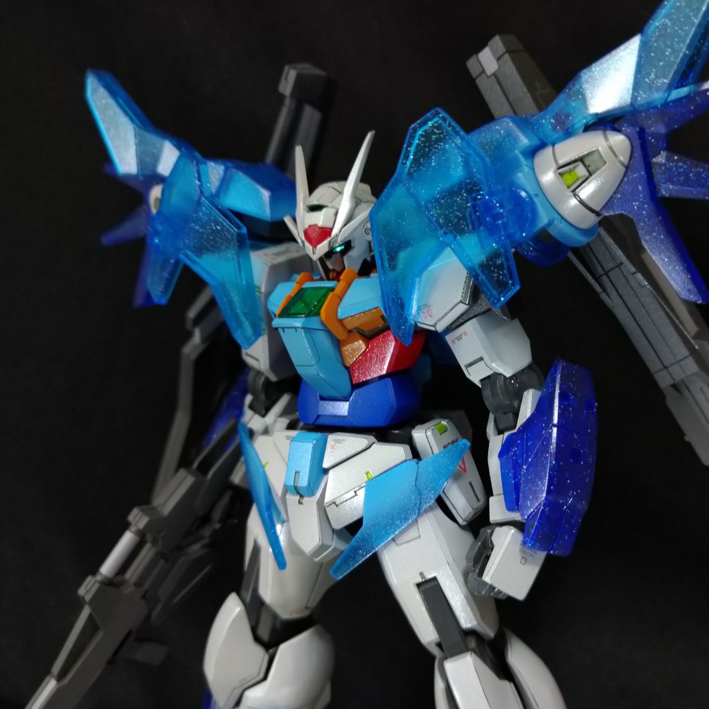 友人からの贈り物キット、その2です。そして今回も、原作を一ミリも知らない状態でのモデリングです。コイツはダイブイントゥディメンジョンクリアverというキットで、ラメ入りのクリアパーツで成型されたものです。なので今回は、クリアとラメを活かした仕上げを目指しました。