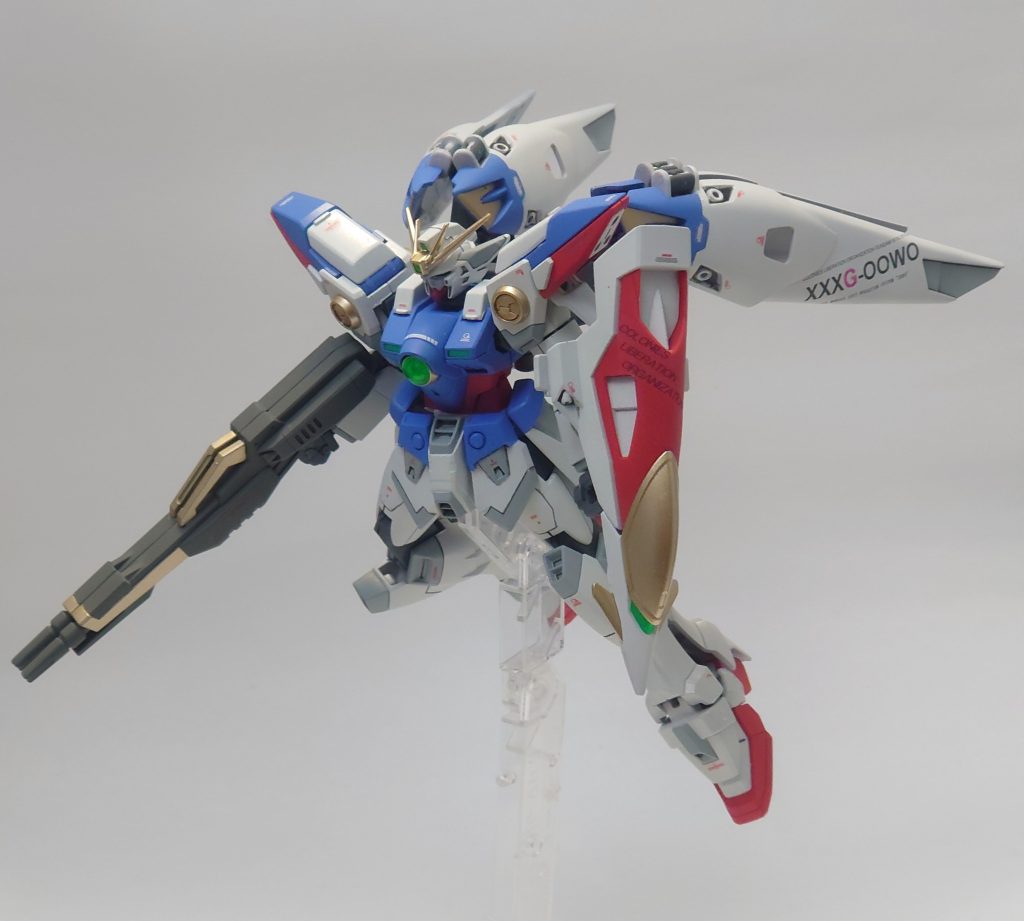 放映当時1/100は買いましたが、ウイングより出来が悪くて残念でしたね。