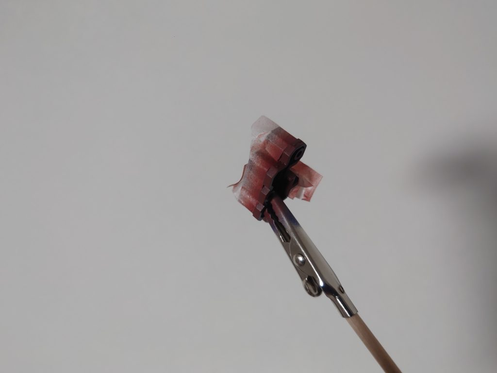 腕部武装塗り分け段差が多く、難儀しましたがこちらは綺麗に塗り分けることができました。