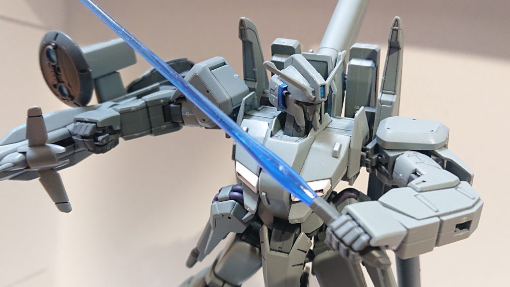 ビーム・サーベル刃はキットのものが短いと感じたのでルブリスのものを流用してます。色味を考慮するとMGのF90のものが最適らしいですね。