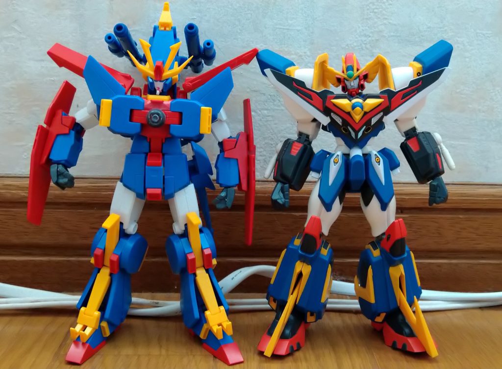 はい、右がモチーフというか元ネタですね。正確にはアルティメットですが。