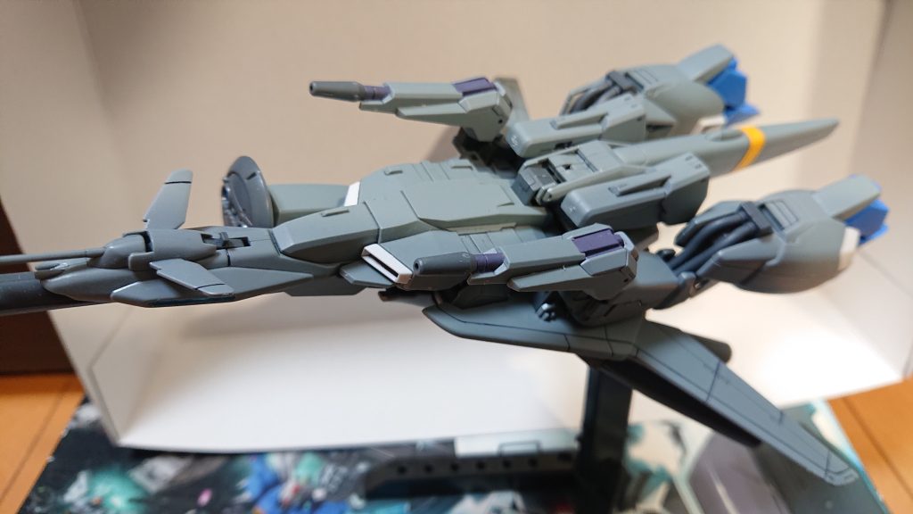 ウェイブライダー形態。スマートなフォルムで良きですね。