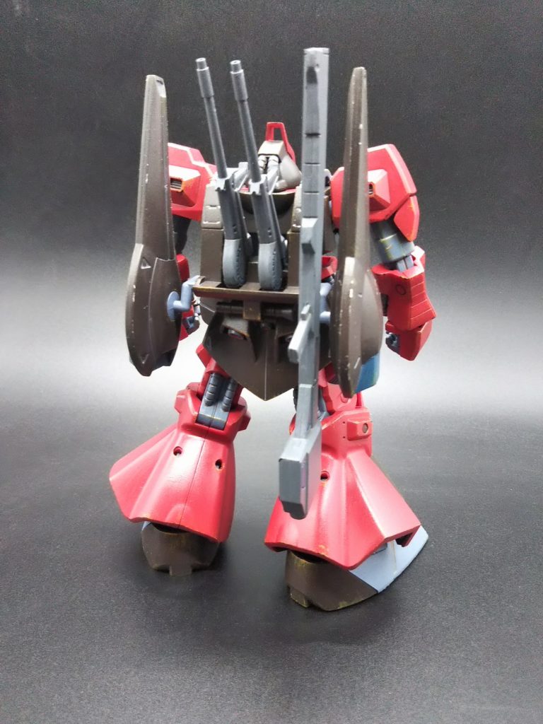 やや細身になり可動域も増えた半分新規？って感じのキットです。 