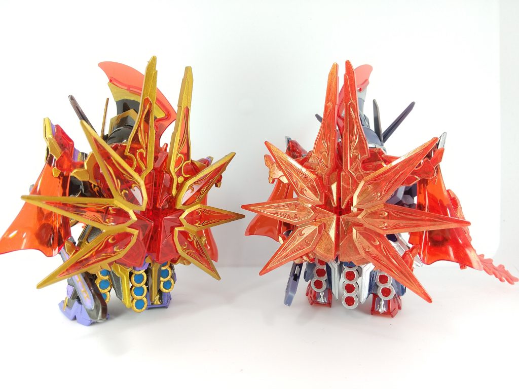 元シーザーと対照的なイメージで、下品な派手さを目指しましたが、なんだかお洒落な雰囲気になってしまった気がします。黒と金の配色がそうさせちゃったのかな……？シルバーを下地にスモークのキャンディ塗装を筆塗りしましたが、どうもうまくいかず。研究が必要ですね