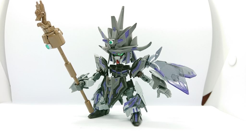 龍帝の杖マーリンが作った魔法の杖龍の力が宿っており火、水、風、土の属性の力と覚えた魔法を組み合わせて強力な魔法を放つことができる更に邪悪な力を封印する力も持っているらしい