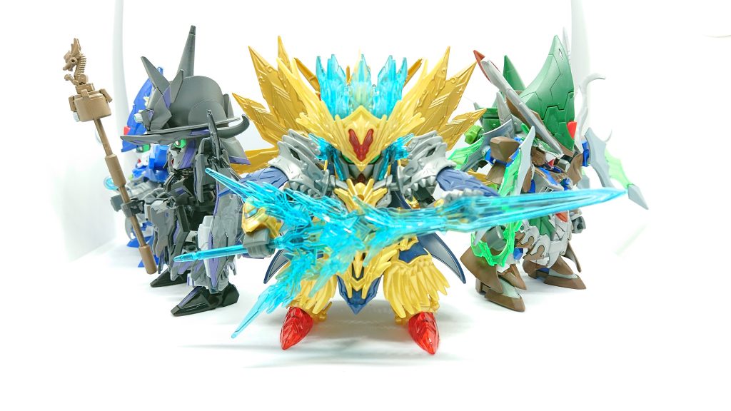 ナイトワールドを守護するガンダム達アーサー、ロビンフッド、マーリンそして若い世代であるメイジガンダムそして伝説の黄金の竜騎士もアーサー達の意志を受け継いでいるそしてロビンフッドには別ワールドの友人がいるらしいが果たして彼は何者なのか?その答えは近日公開