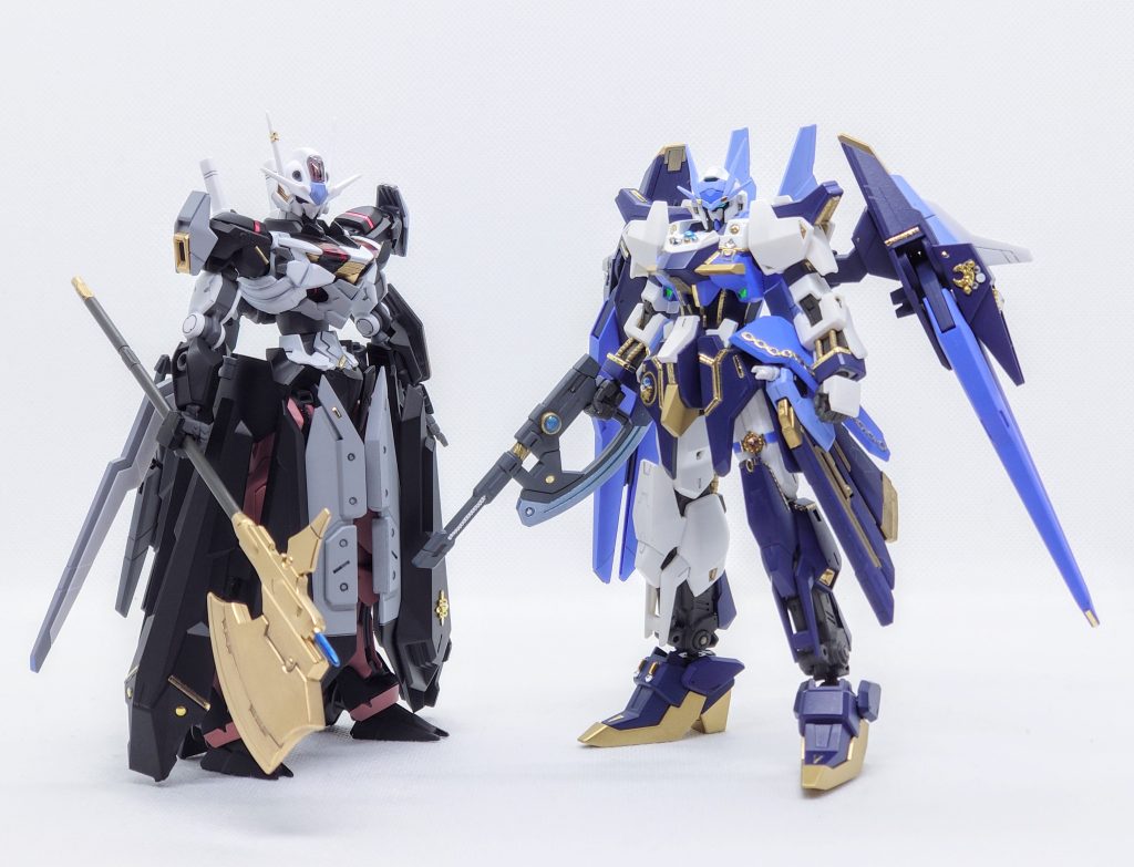 以前作成した1stライブ衣装モチーフのガンダムラコメータと。良い具合に対照的なデザインに出来たのではないかと思います。