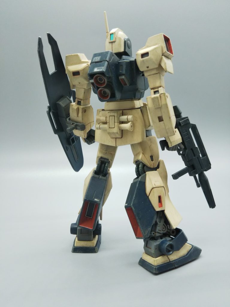 後ろ姿はりりしい！