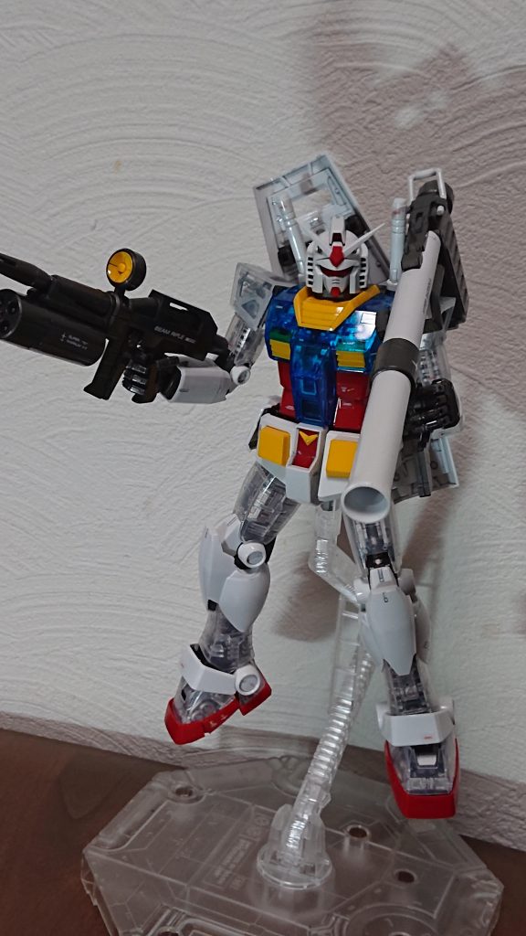 キラキラして見えるように内部フレームをシルバーで塗って光沢クリアーで仕上げました。