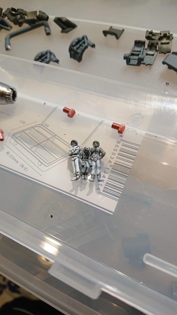 フィギュアはスミ入れのみです