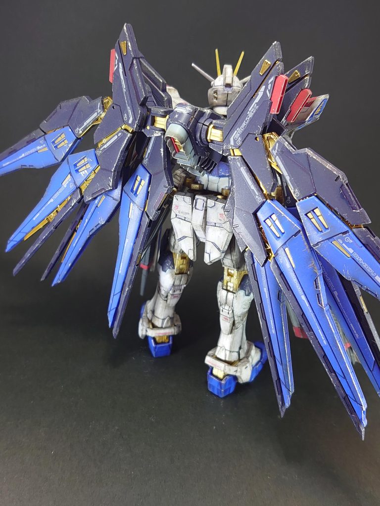 HGをメインにしていて、初のRGキットだったので完成まで時間がかかりました。