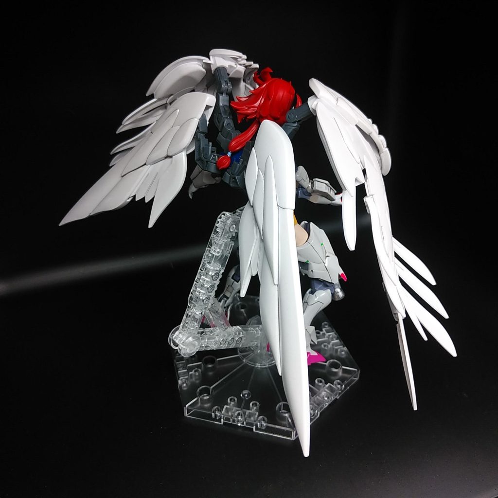 髪はギリギリ干渉しません。