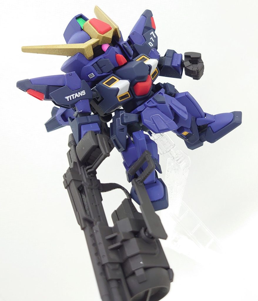 部分塗装、デカール（シール）、トップコート仕上げです。等身が小さいとポージングに幅を持たせにくいという悩みがありますよね。ですので写真は少なめです(-_-;)