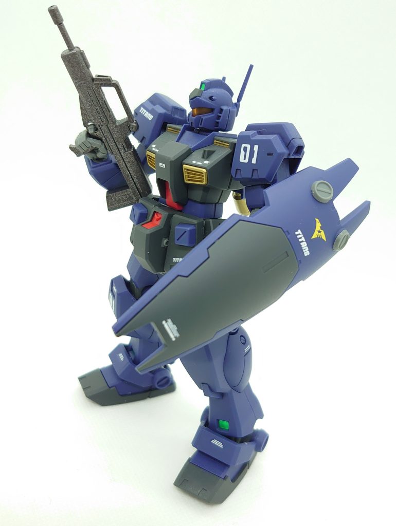 部分塗装、墨入れ、デカール、トップコート仕上げです。モデル体型のMSもカッコイイとは思いますが、下半身がどっしりとしてるMSをみるとやはり安心しますねw