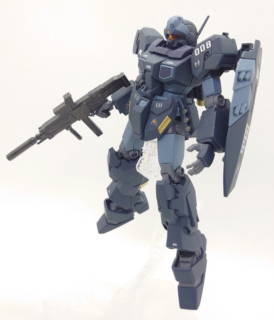 合わせ目消し、部分塗装、墨入れ、デカール、トップコート仕上げです。今となっては入手は困難ですがジェスタは複数体揃えたくなりますね。