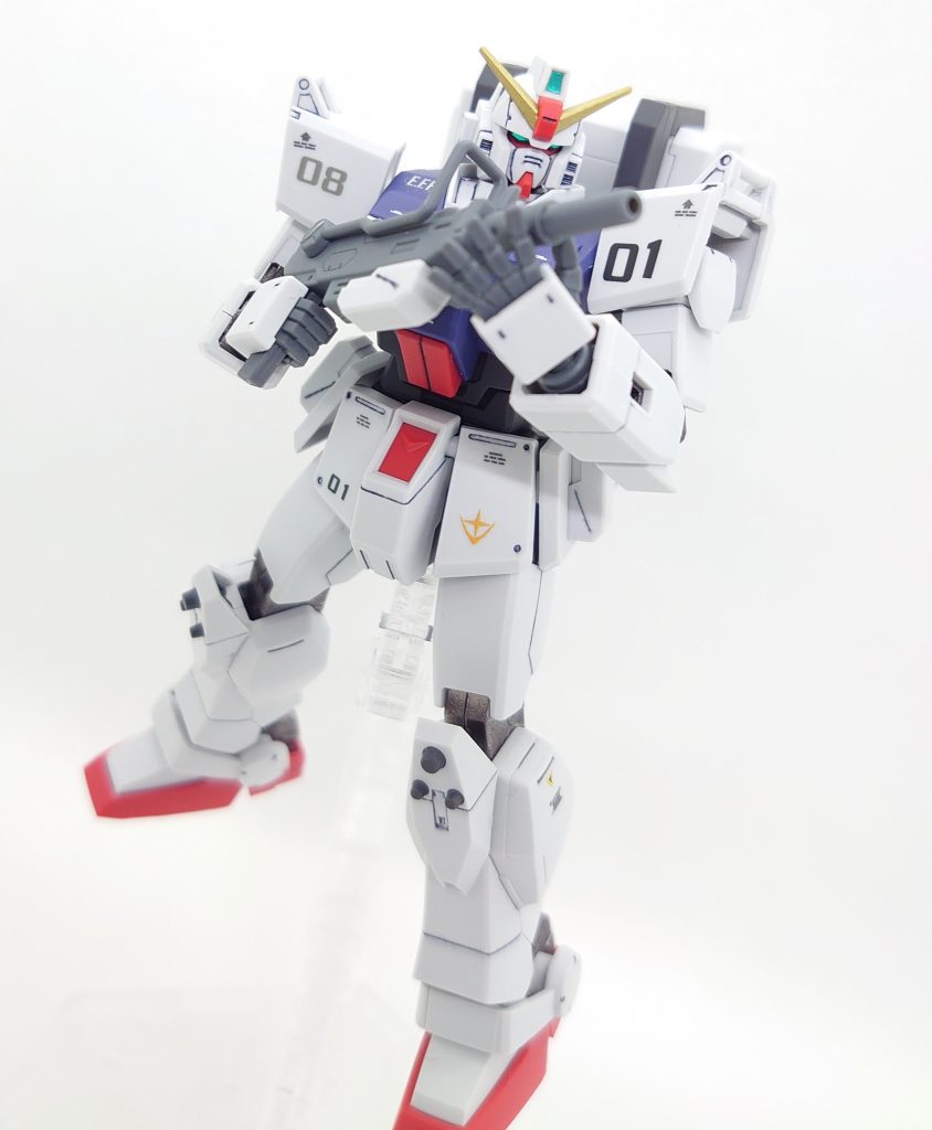 汚したくところをぐっと堪えて、キレイ目で仕上げてみました。こんな陸戦型ガンダムもありかなと思っています。