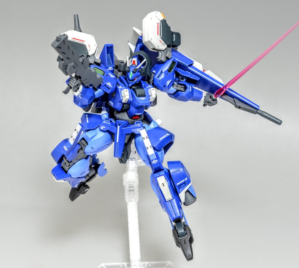 ビット攻撃を躱し、グエルはついにビームサーベルを抜きEx-Aガンダムに肉薄した。