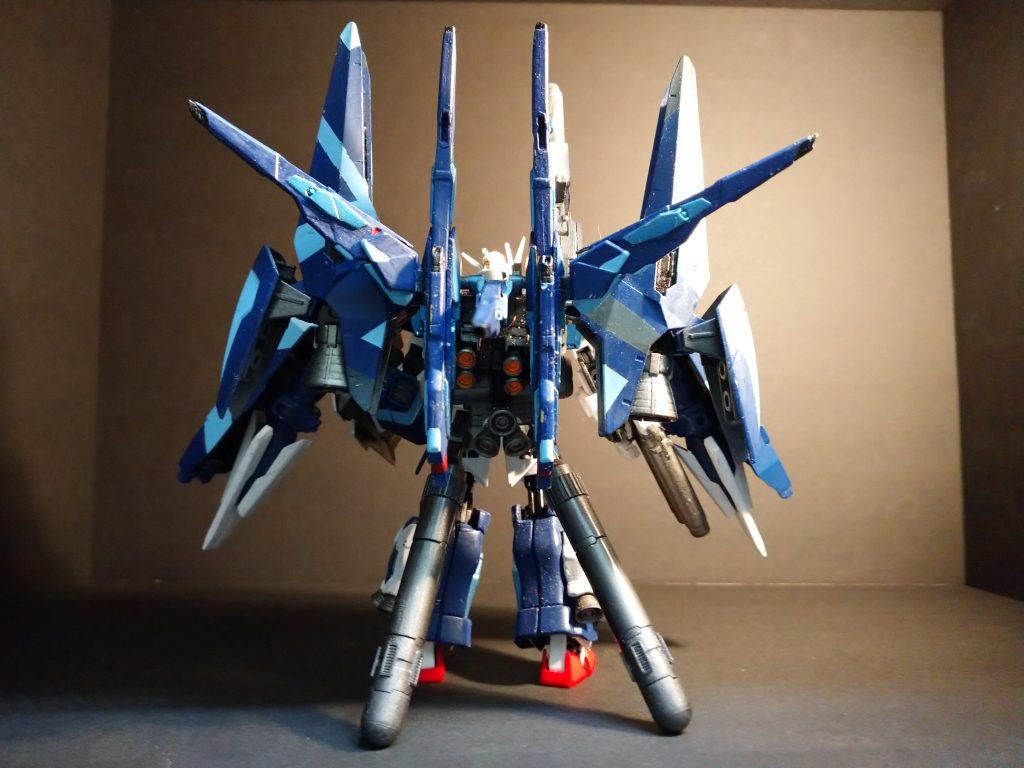 バックショット！とりあえず、ドラグーンも再登！プロペラントタンクで支えてますので、重くても自立してます。