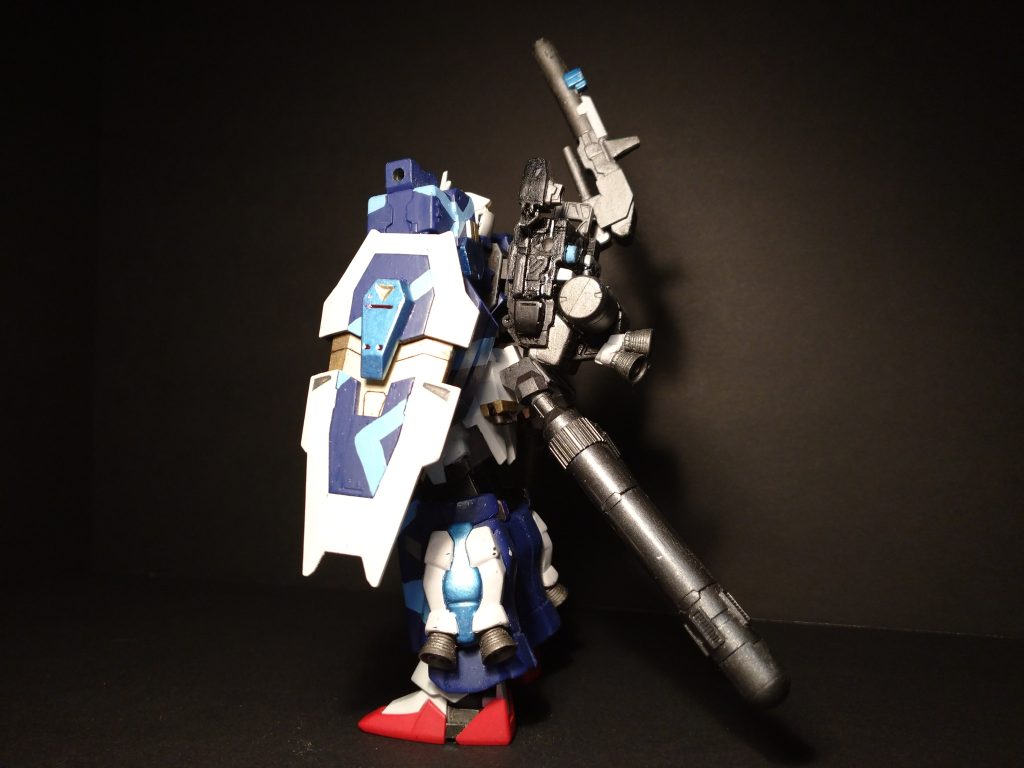 シールドは、ディスティニーのもの！プロペラントタンクもコトブキヤさんのものです。