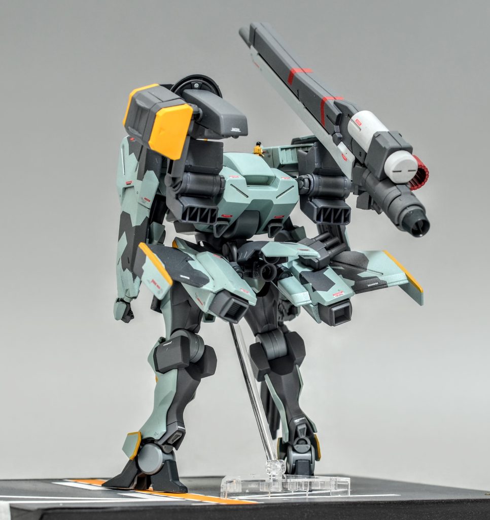 デッキクルーはビルダーズパーツのMSフィギュアです。